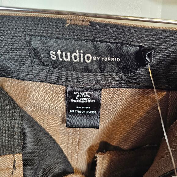 NEW Studio Torrid Pants Women's 14 Khaki Tan Woven Core Trouser Ankle NWT NEW - Picture 4 of 6
